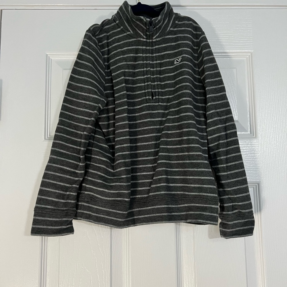 Boys Vineyard Vines 3/4 zip pull over. Size 7